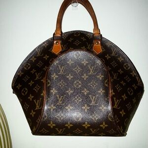 Louis Vuitton Mono Ellispe Handbag
